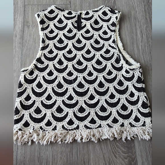 Mango MNG Crochet Lace Fringe Crop Top Black Cream Scallop Boho Festival M - Picture 14 of 14